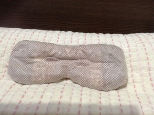 繰り返し使えるホットアイマスク♪