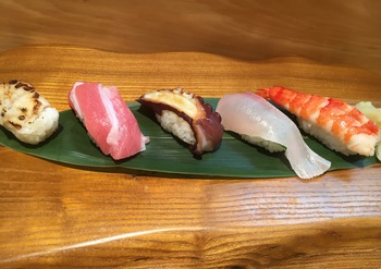 大分市街中にあるお寿司屋さん「吉心」満たされました! 大分市街中にあるお寿司屋さん「吉心」満たされました!