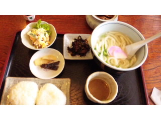 「ごまだしうどん」と「写真と木」