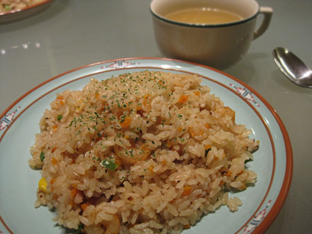 炊飯器で簡単、海老ピラフ