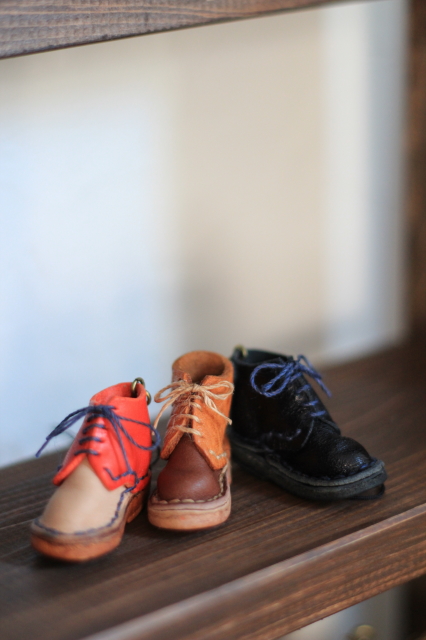 sonic leathersさんの革小物入荷です