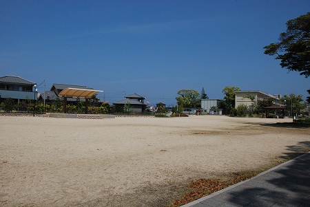 大分市坂ノ市 「歴史ある萬弘寺と喫茶 REVOIR」