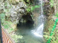 大分県豊後大野市三重町　「稲積水中鍾乳洞」