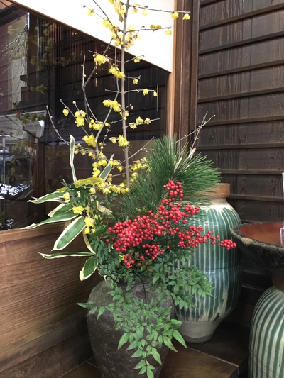 とまや 2日初売りです とまや 2日初売りです