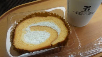 至福のロールケーキ