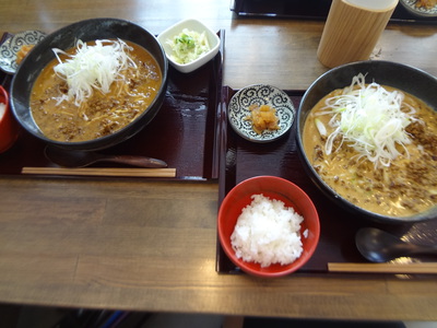 菊すけさんで赤と白を