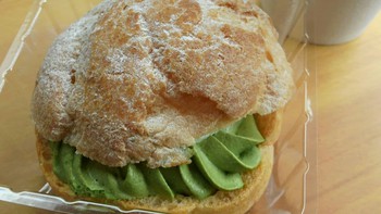宇治抹茶のシュークリーム
