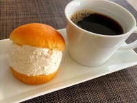 ストロベリー＆ラズベリーソース仕立てマリトッツォ