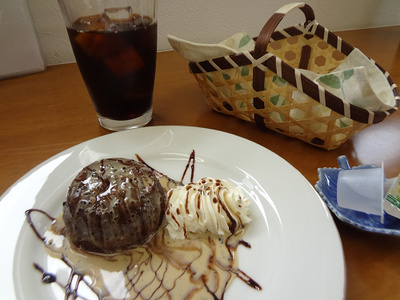 今度はあったかショコラをいただきました