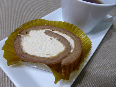 生キャラメルロールケーキ