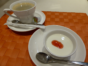 Dinig Cafe 104