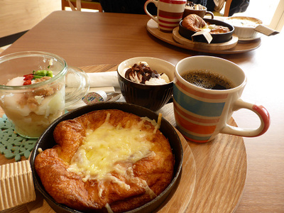 わったんのフードコートでランチ