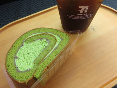 ふんわりスポンジの八女抹茶ロール ふんわりスポンジの八女抹茶ロール