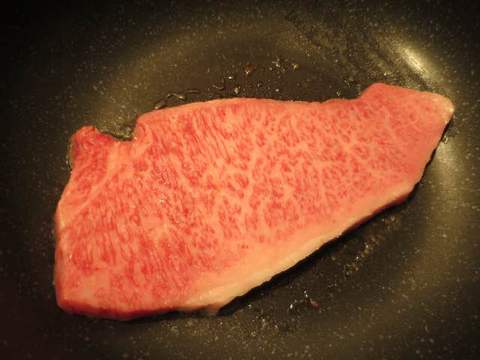 鈴木牧場の牛肉を食べました。 鈴木牧場の牛肉を食べました。