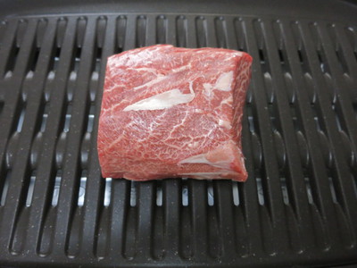 牛肉のブロック!こんな食べ方、うまいっす!