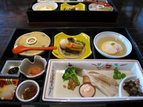 で、朝食・・・
