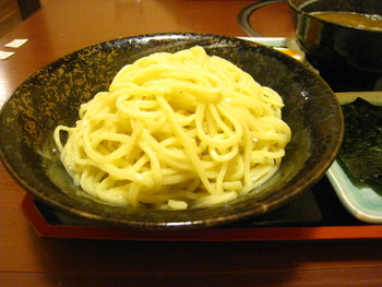荒法師で遅めのランチ