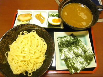 荒法師で遅めのランチ