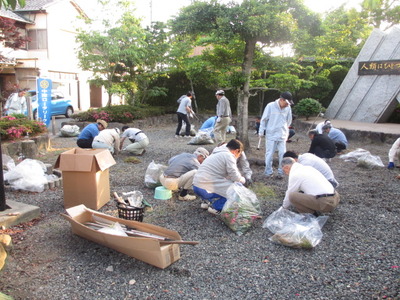 今日は、向笠公園の清掃でした。
