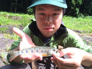 「やりました!初アマゴ」 「やりました!初アマゴ」