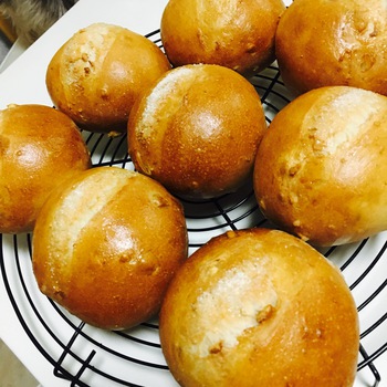 冷やし中華とくるみパン 冷やし中華とくるみパン