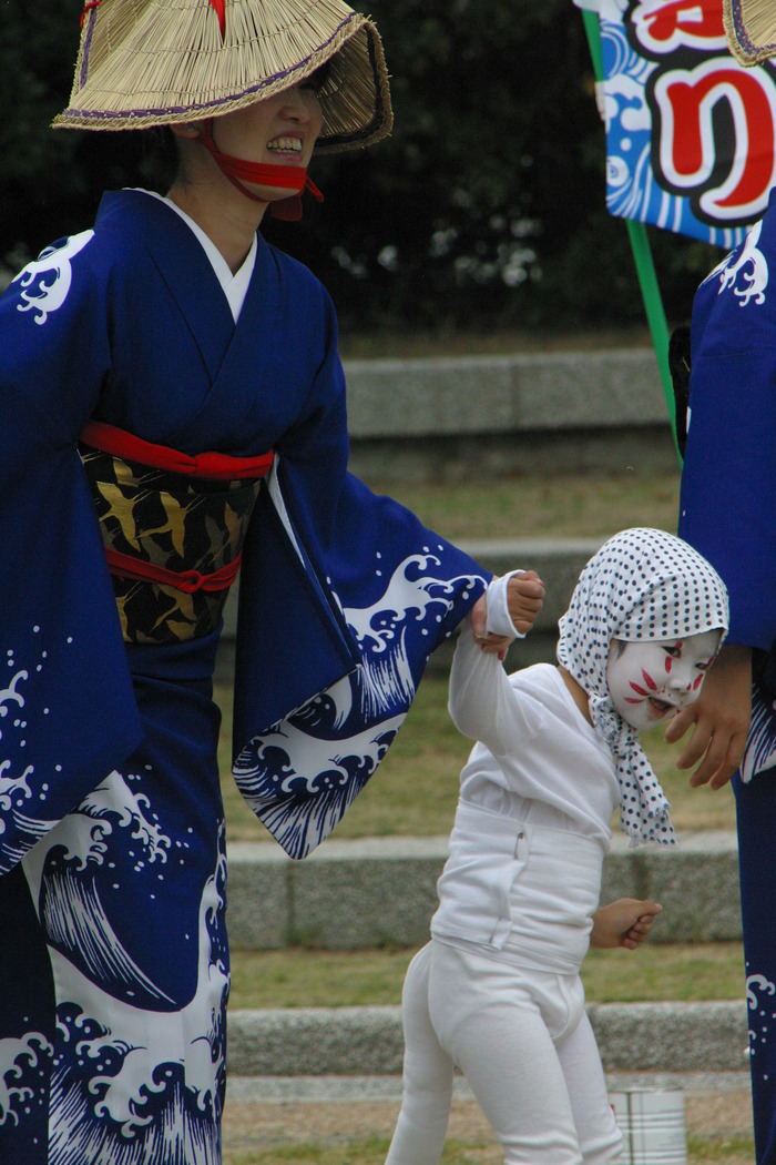 女キツネと子キツネ