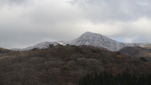 九重連山は初雪