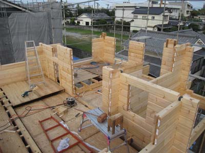 ログ積み中