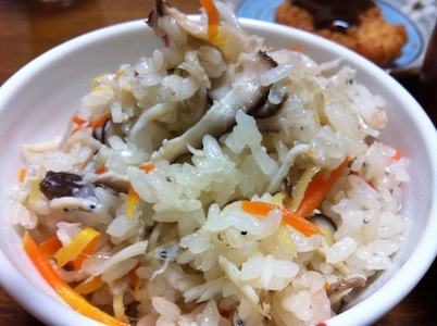 しらすとなばの炊き込みご飯。