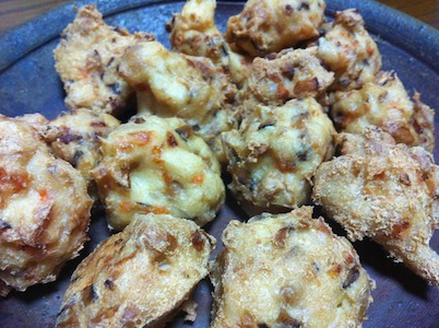 豆腐を食べる。