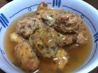 豆腐を食べる。