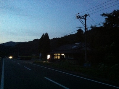 今年の蛍は白山川(稲積水中鍾乳洞)で。