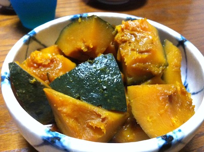 秋の煮ものと夏の名残り。