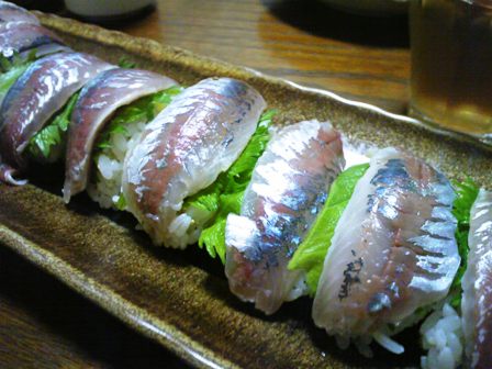 あじ5尾120円。あじ寿司はプライスレス。