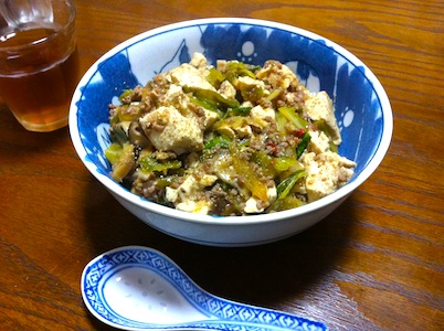 霧の朝、麻婆キャベツ。