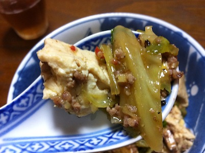 霧の朝、麻婆キャベツ。