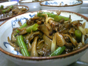 まいたけといんげんと牛肉のいためもの。