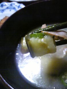 秋なすを嫁に食べさせる。