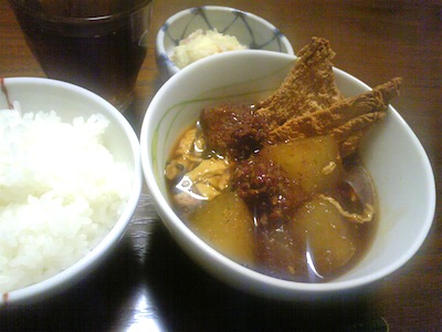 肉団子、大根、ゆばの煮込み。