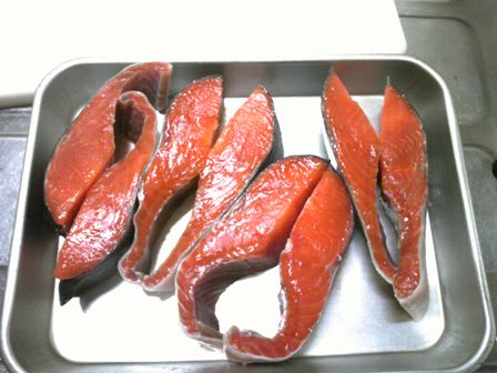 大きな鮭をいただきました。