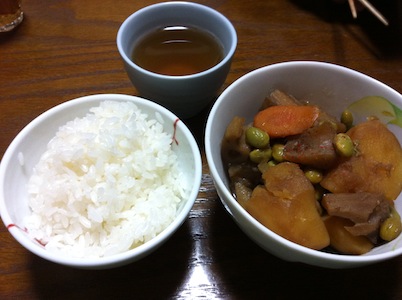 週末恒例のカレー、今回は野菜カレー。