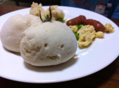 ゴーヤが大きくなっています。