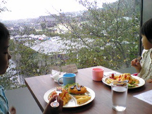 雨の月曜日、椿Dishでランチ。