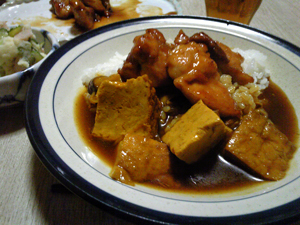 カレー粉、そして昆布と鰹節のだし。