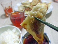 ミニ餃子のはずが…