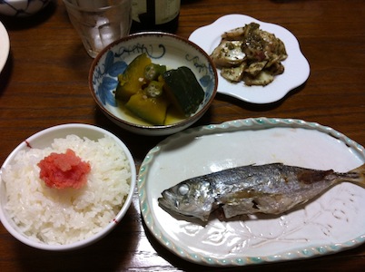 真夏の夜の食卓。