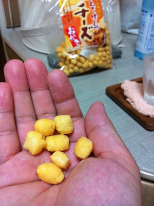 とろけるチーズおかき。