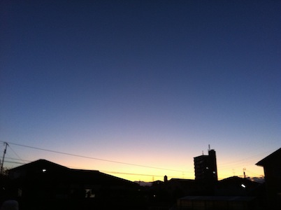 買い物帰りの夕暮れ。