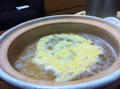 福岡から帰って雑炊を食べてます。