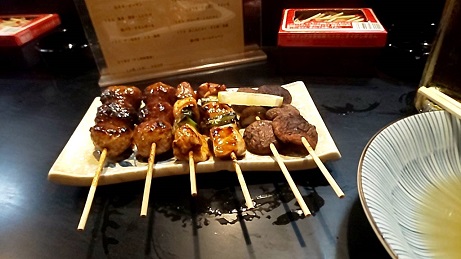 週末の焼鳥屋